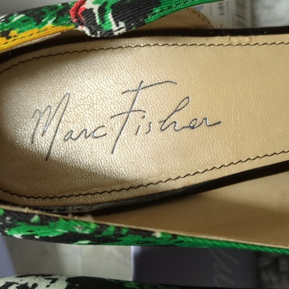 Marc Fisher Open Toe Platform Heels, Red Black Green Yellow White, Size 9.5 M - Picture 4 of 15